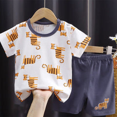 Stylish Infant Clothing Set with Cat Print